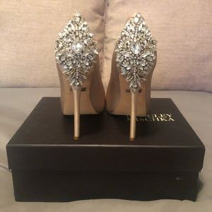 Badgley Mischka Kiara Size 7 Nude